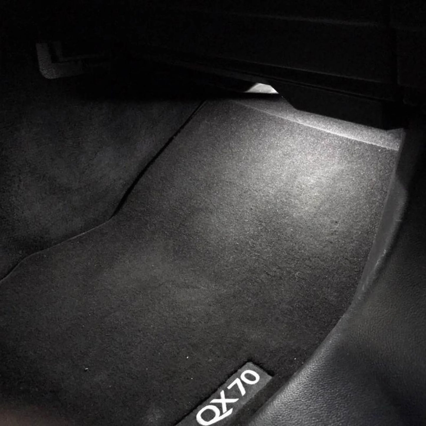 Infiniti FX30 FX35 FX37 QX70 LED Интериорен Комплект